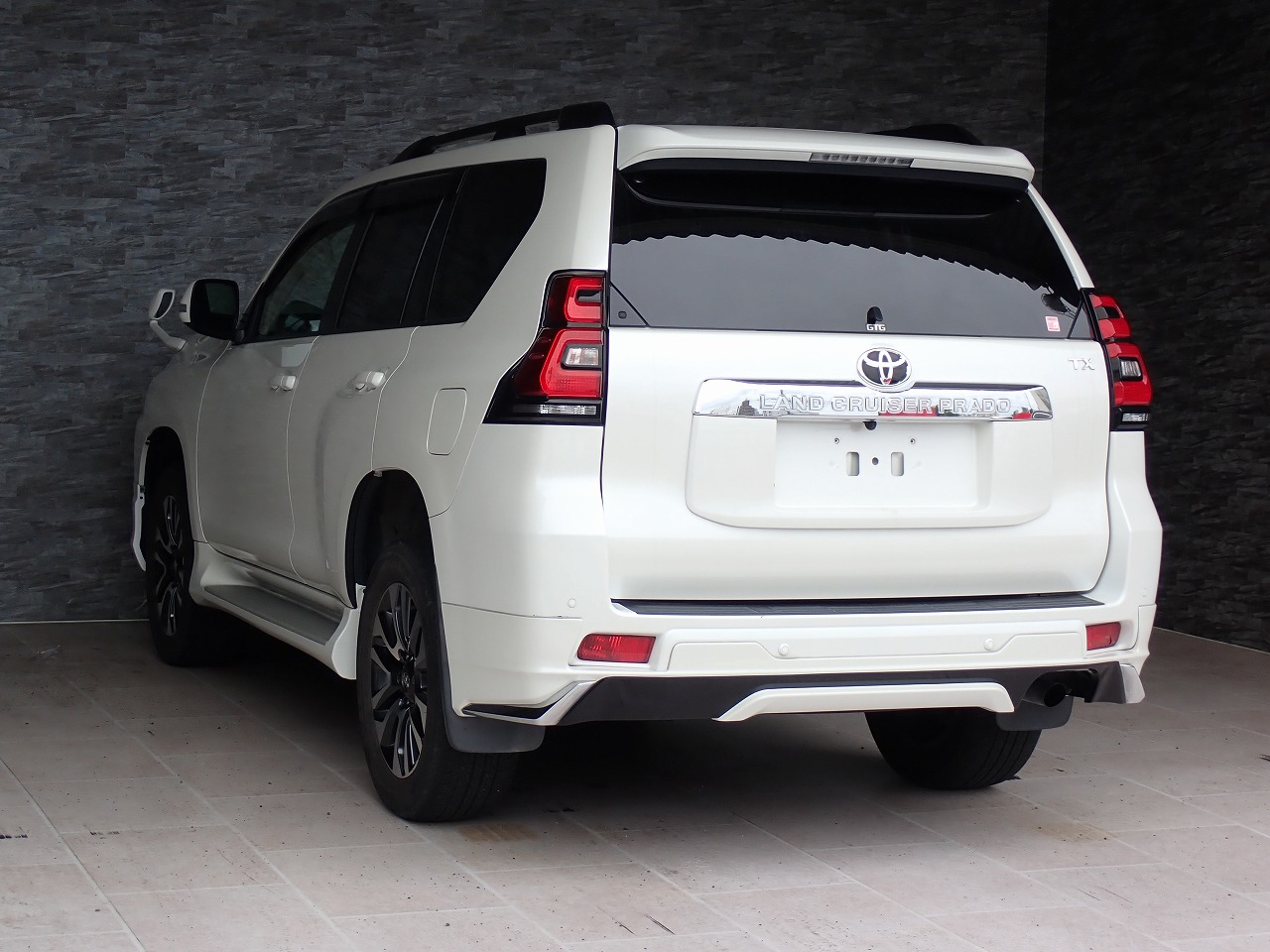 TOYOTA Land Cruiser Prado