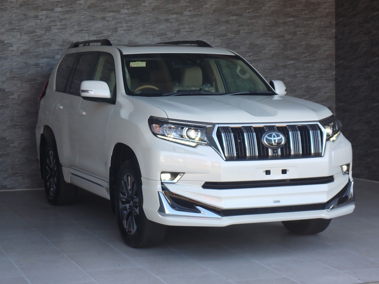 TOYOTA Land Cruiser Prado