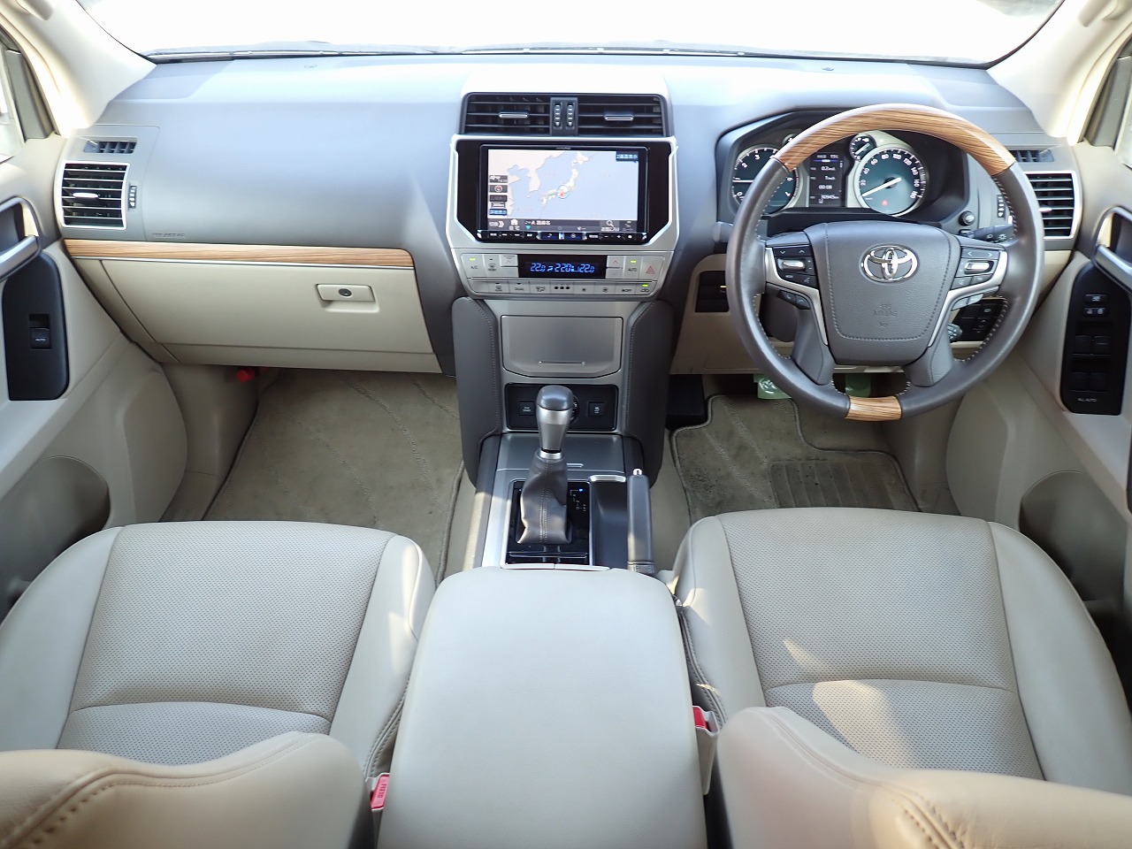 TOYOTA Land Cruiser Prado