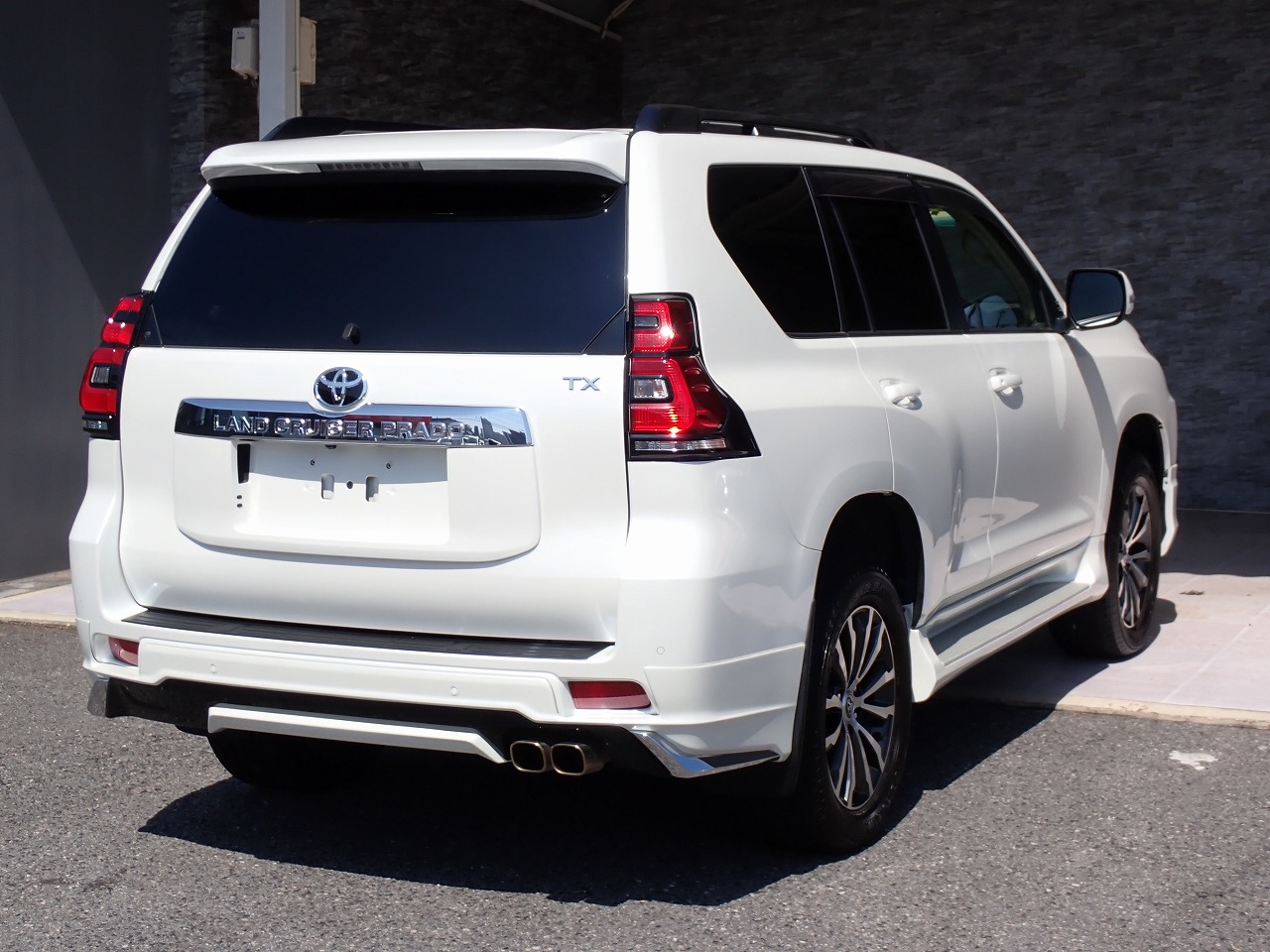 TOYOTA Land Cruiser Prado
