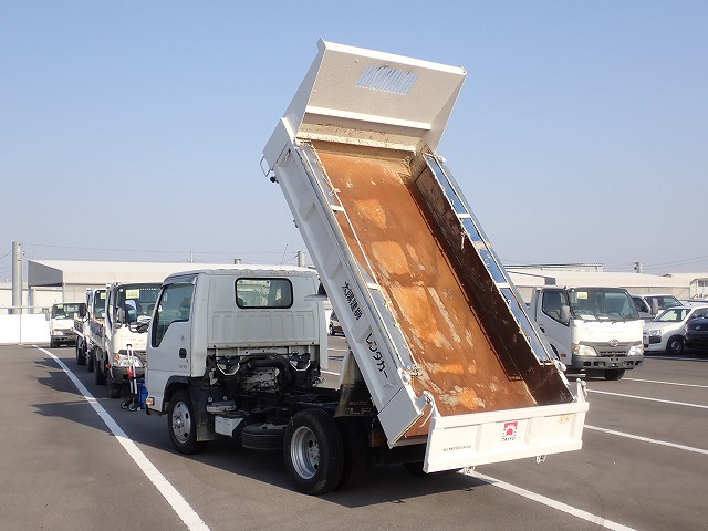 ISUZU Elf Truck