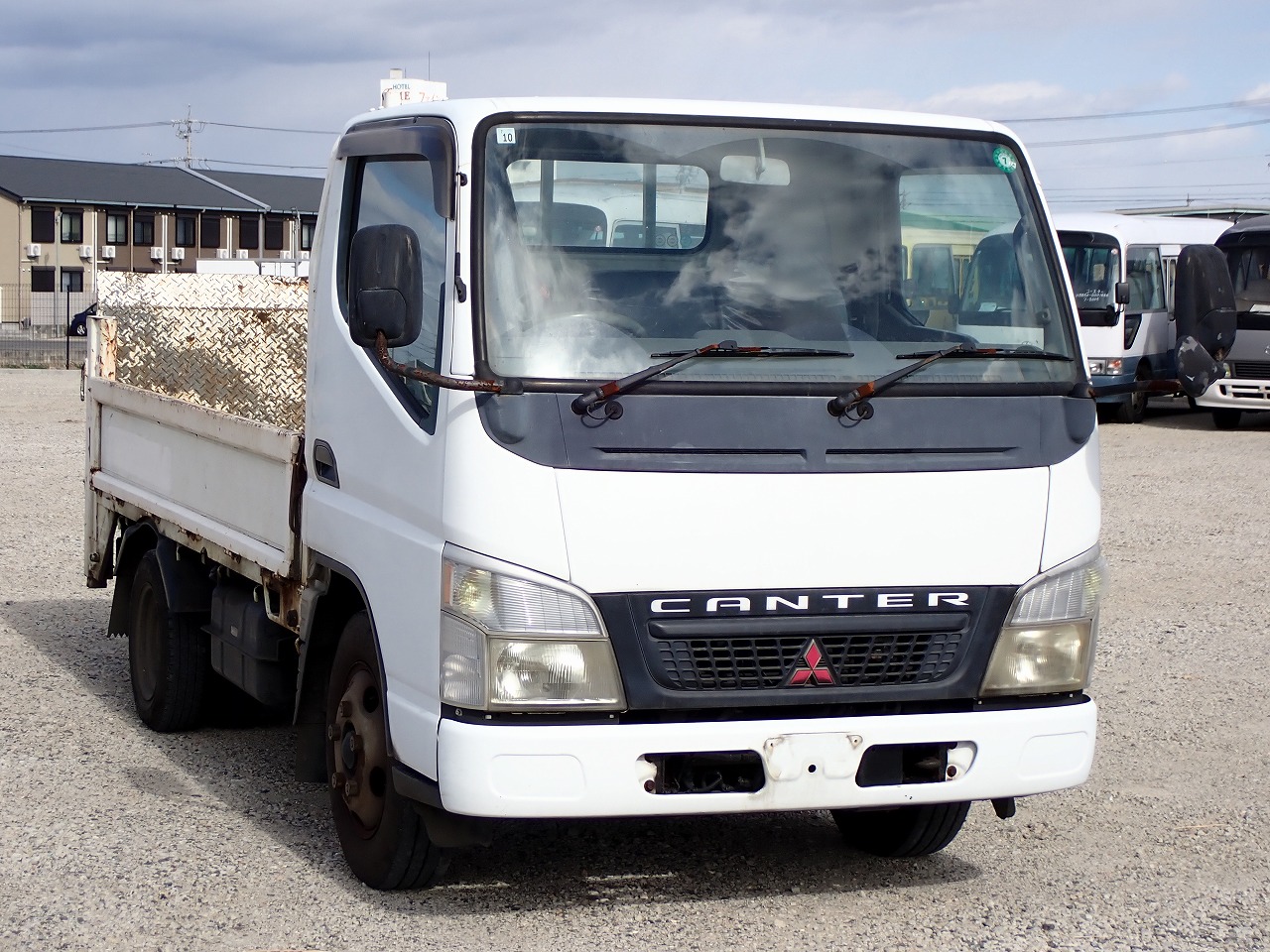 MITSUBISHI Canter