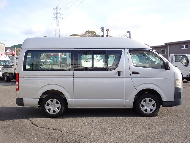 TOYOTA Regius Ace 
