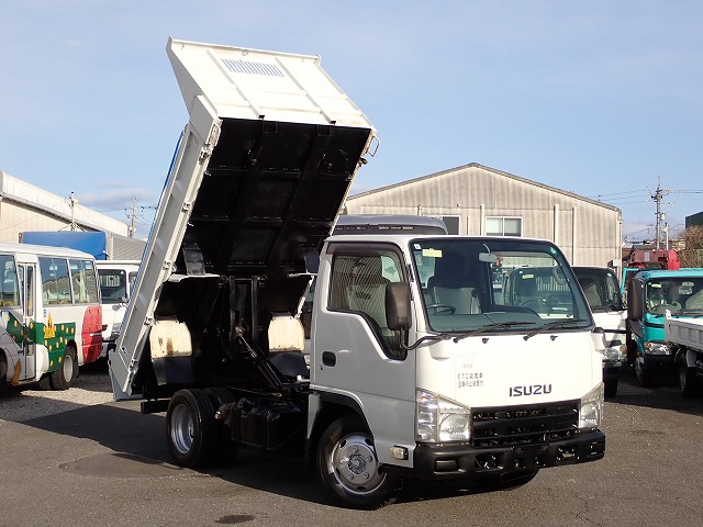 ISUZU Elf Truck