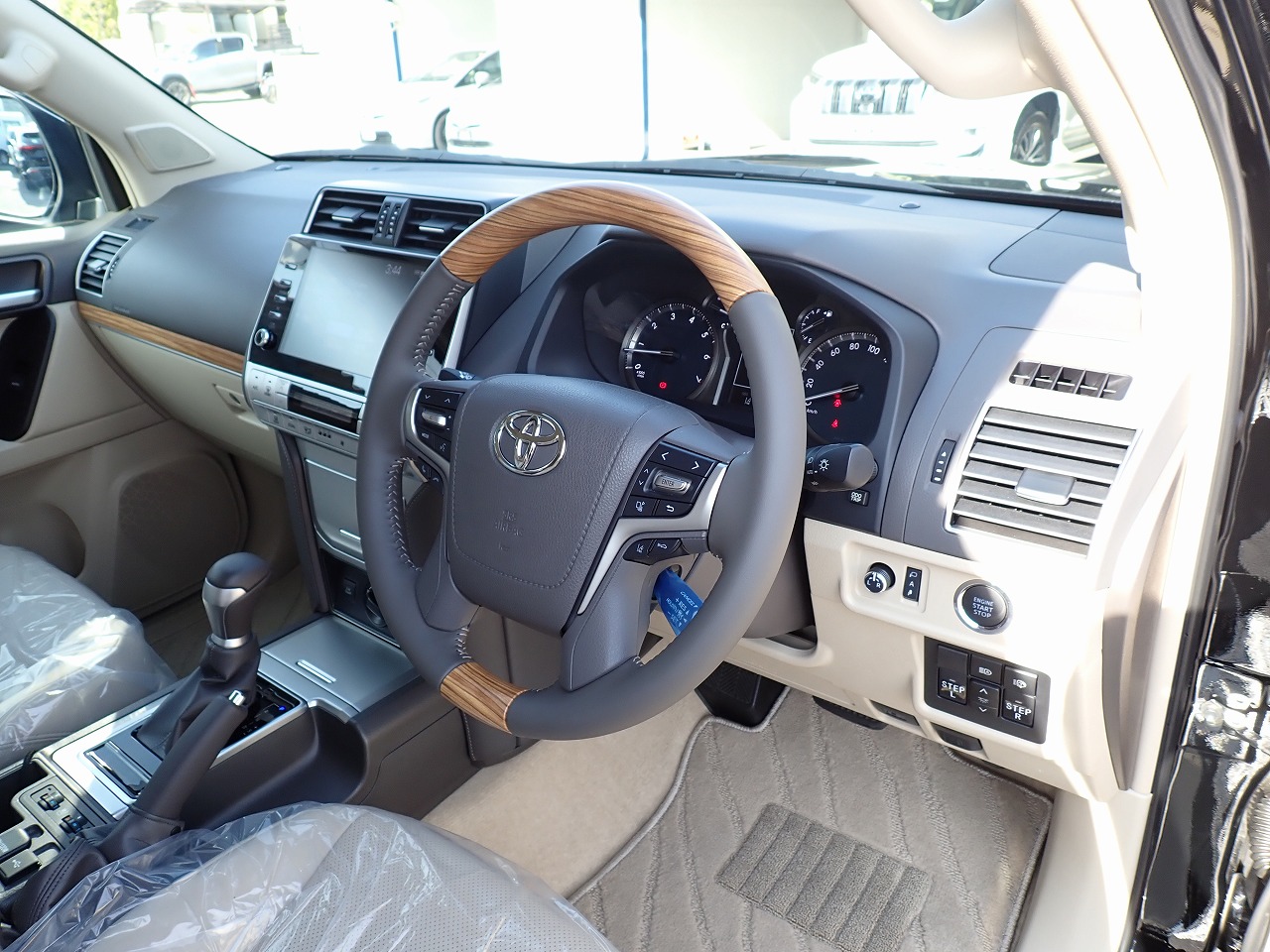 TOYOTA Land Cruiser Prado