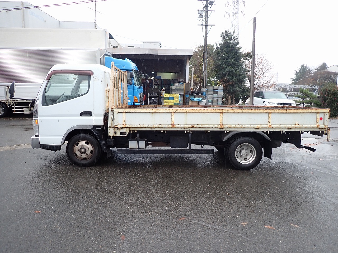 MITSUBISHI Canter