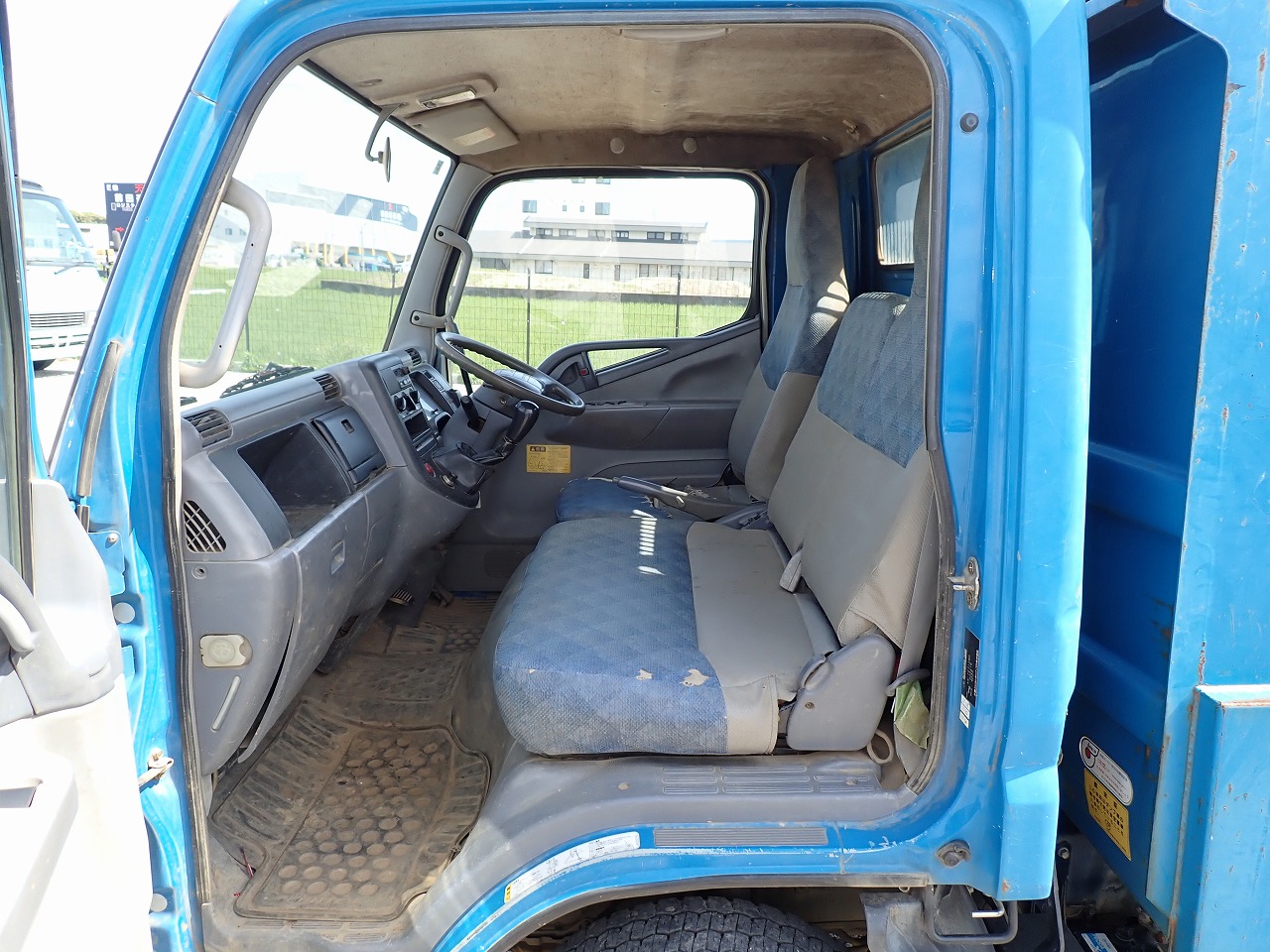 MITSUBISHI Canter