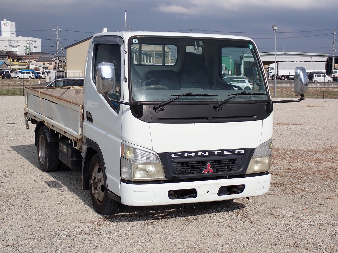 MITSUBISHI Canter