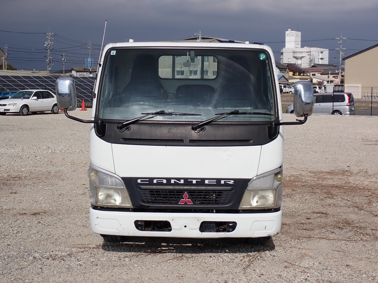 MITSUBISHI Canter