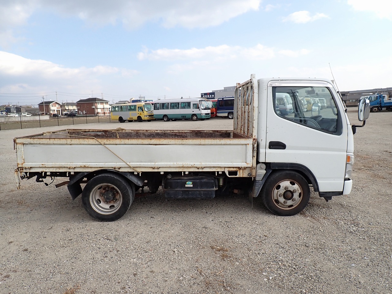 MITSUBISHI Canter