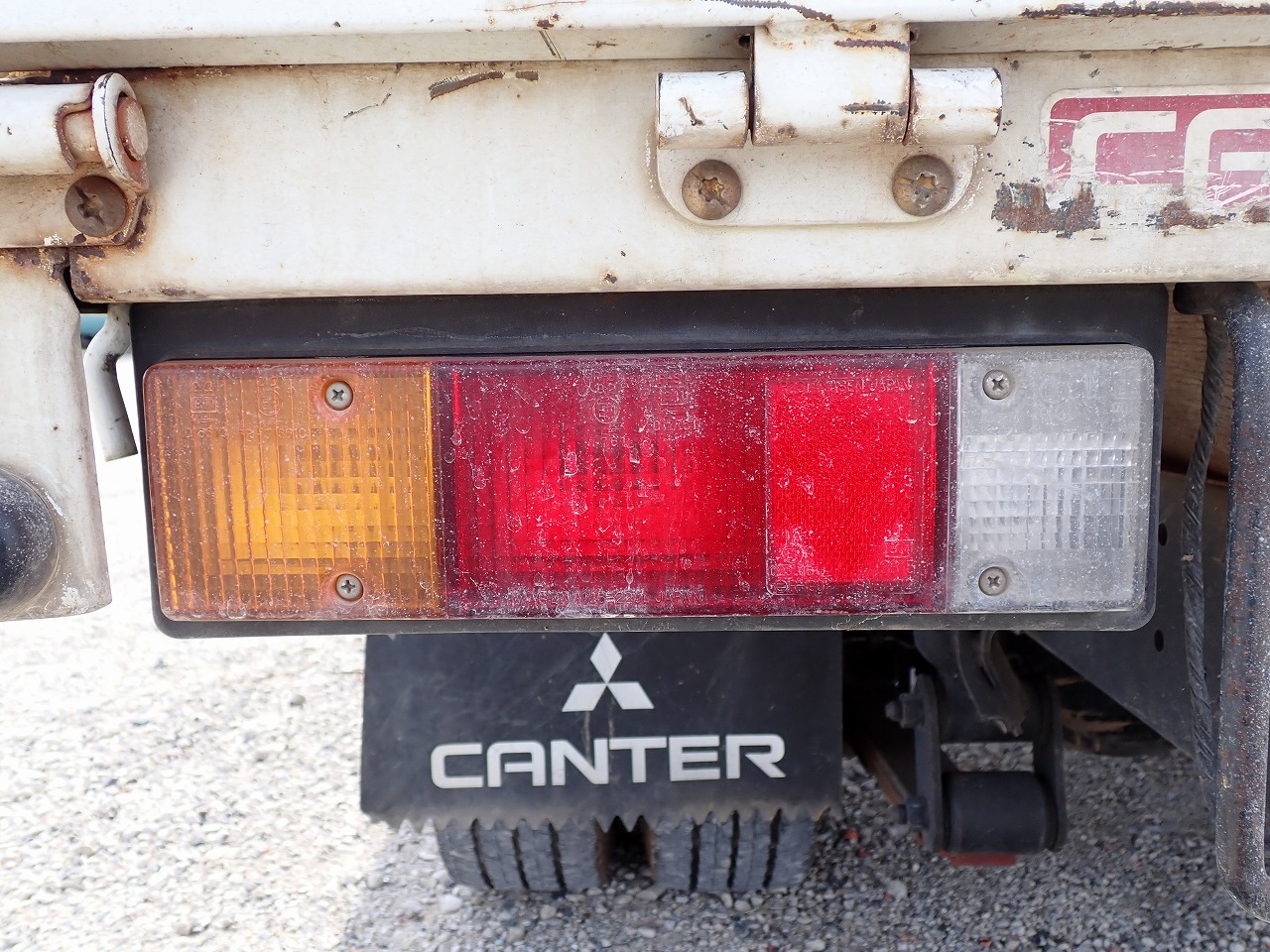 MITSUBISHI Canter