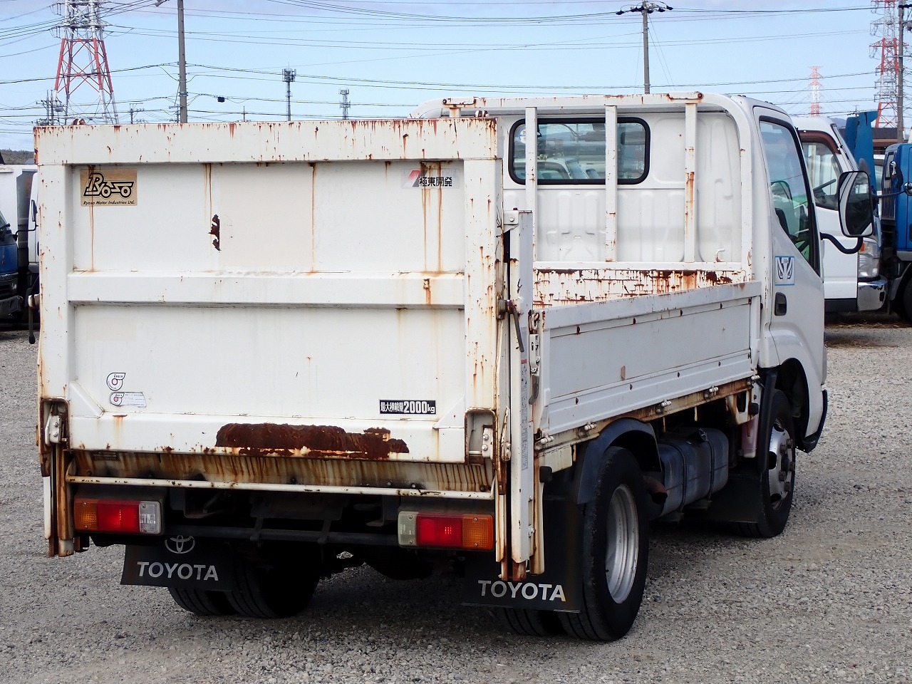 TOYOTA Dyna Truck