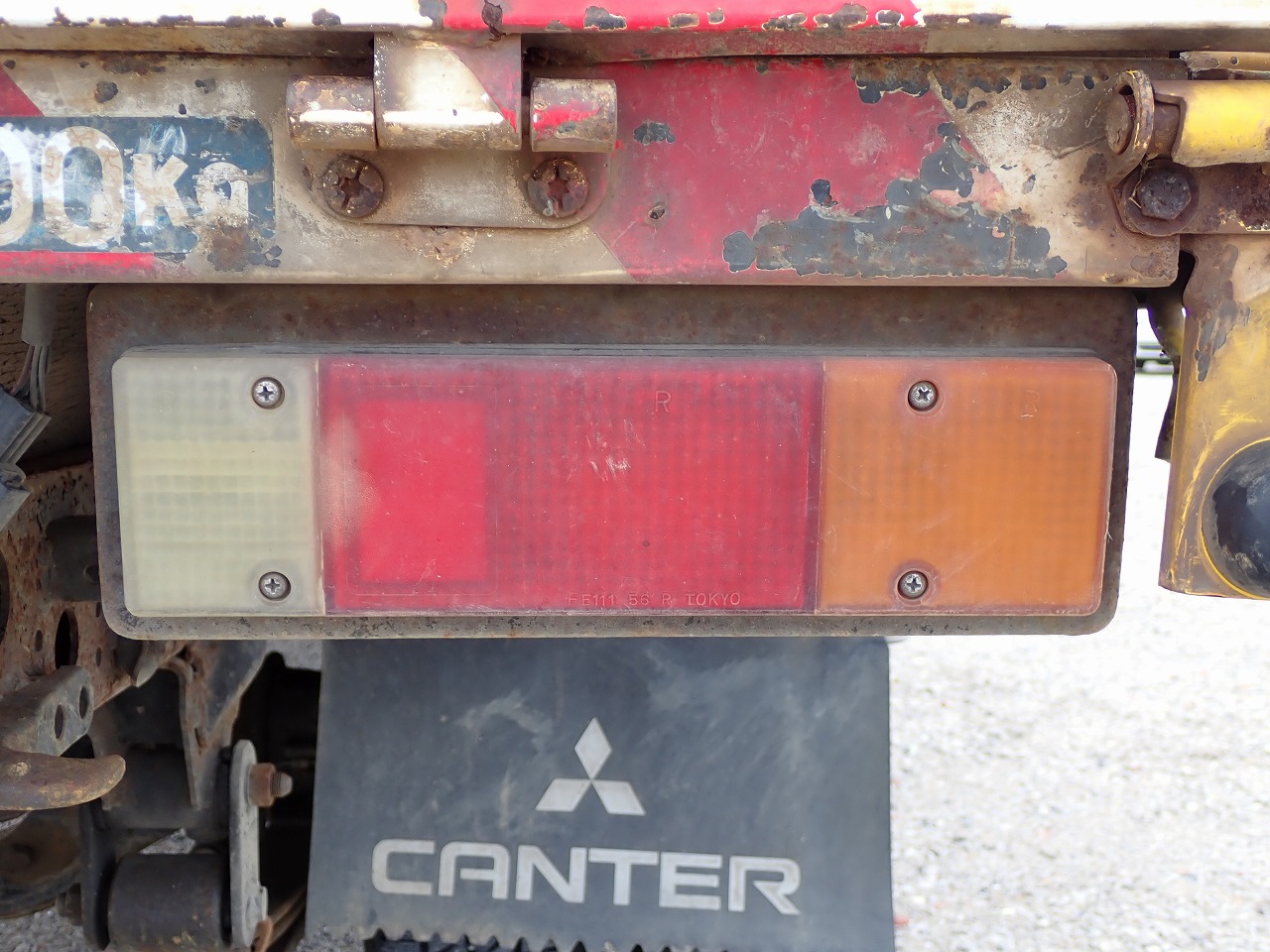 MITSUBISHI Canter