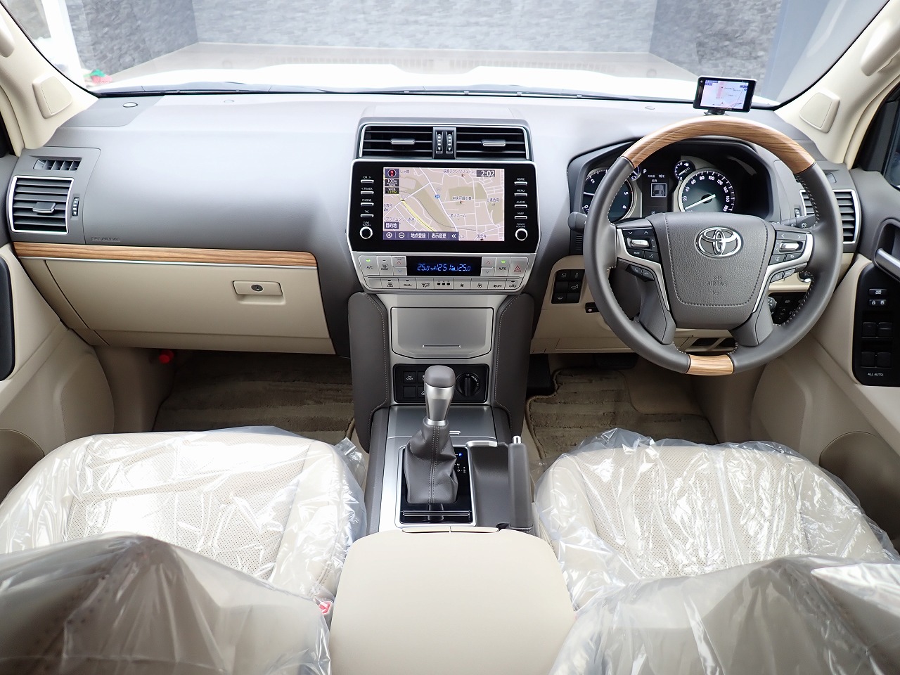 TOYOTA Land Cruiser Prado