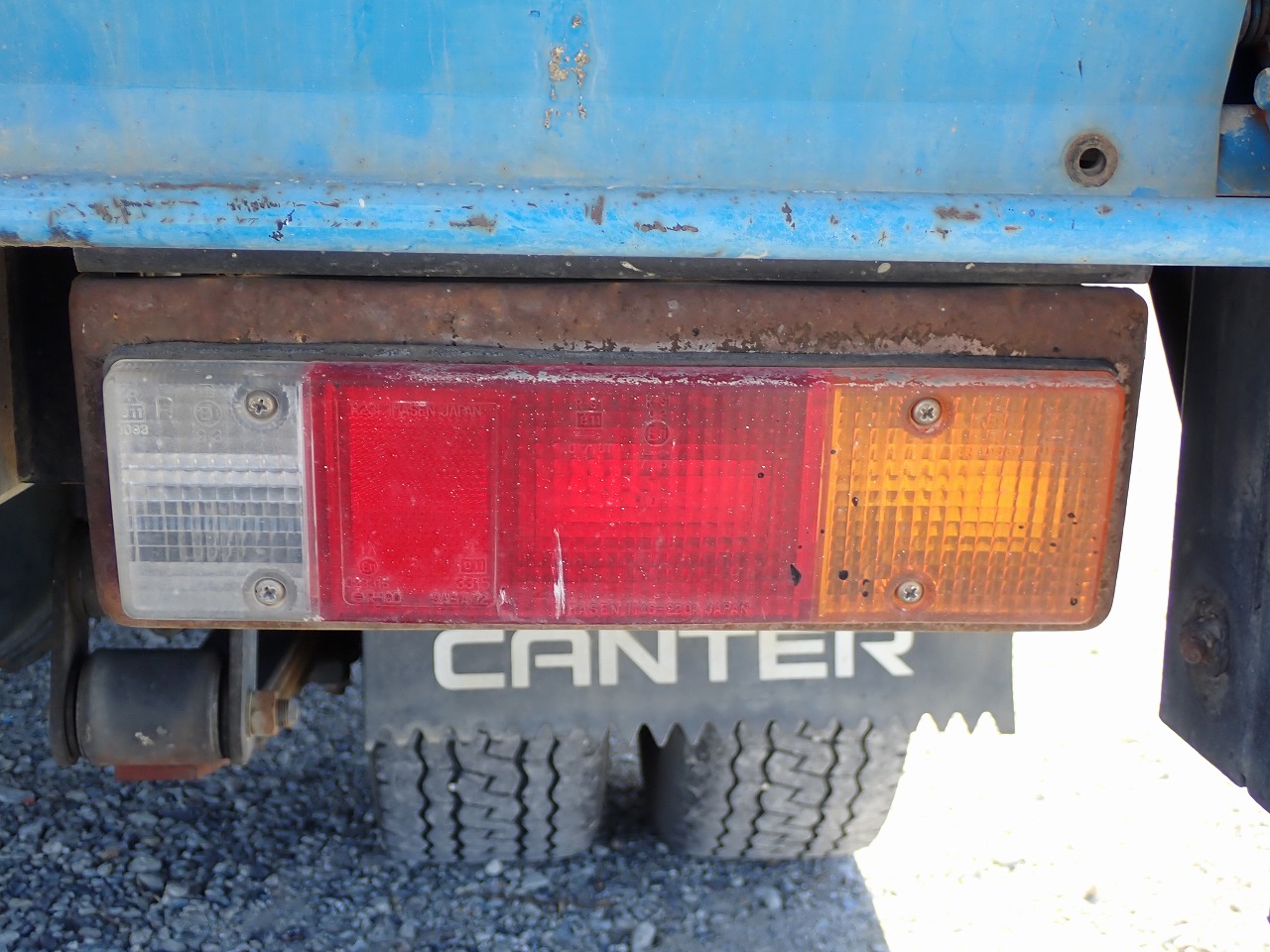 MITSUBISHI Canter