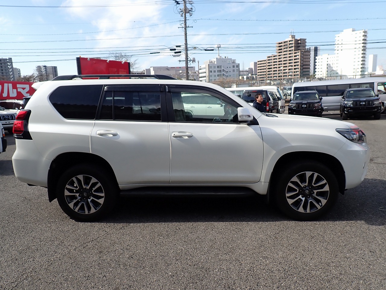 TOYOTA Land Cruiser Prado