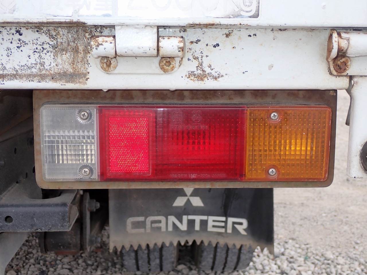 MITSUBISHI Canter