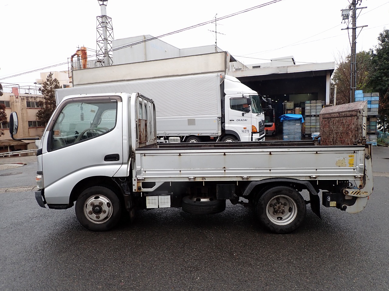 TOYOTA Dyna Truck