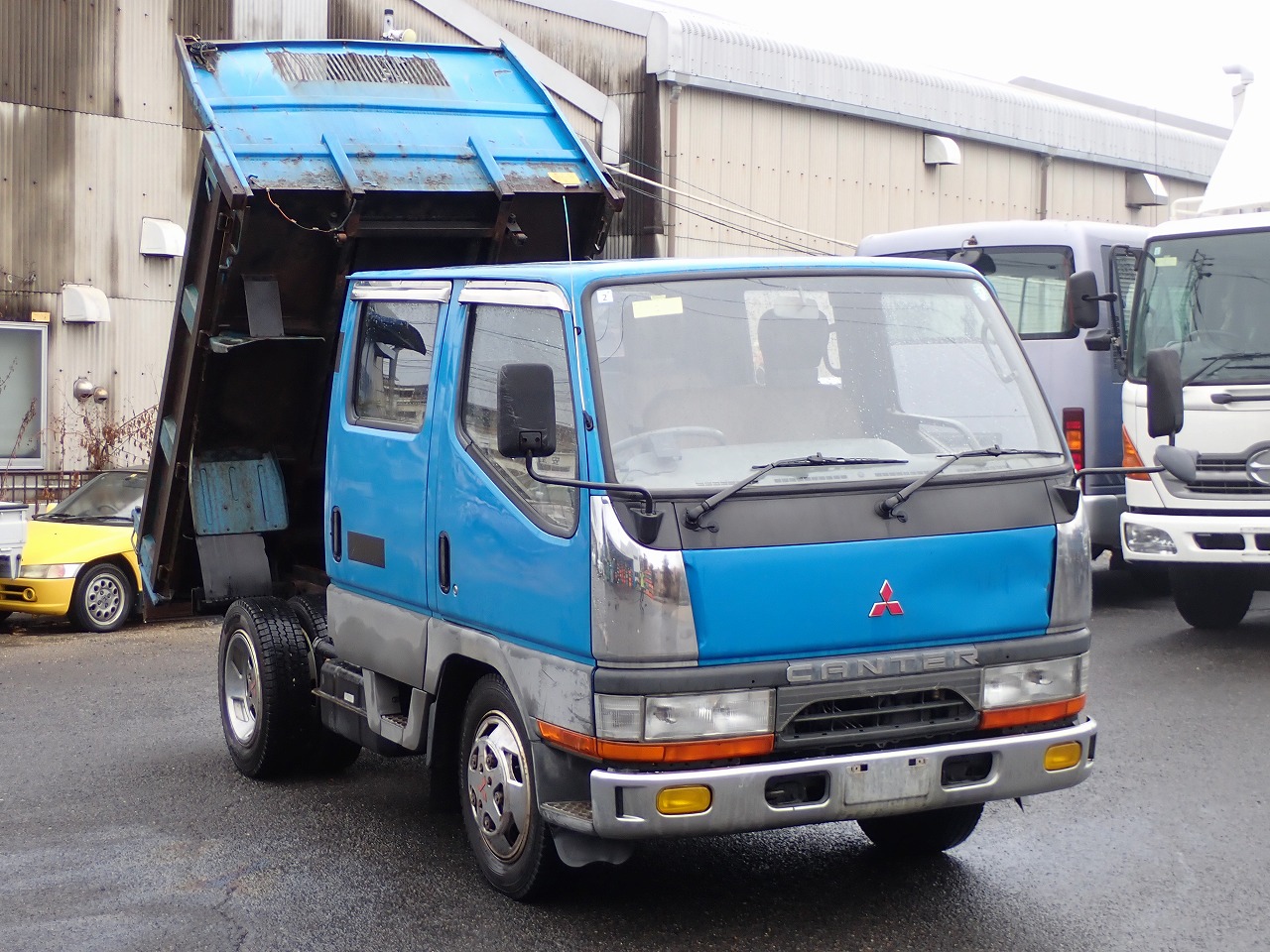 MITSUBISHI Canter