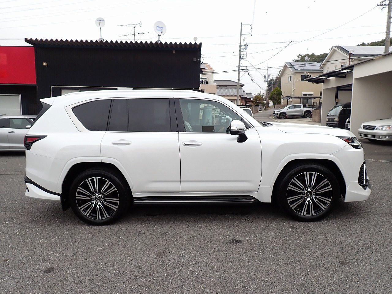 LEXUS LX