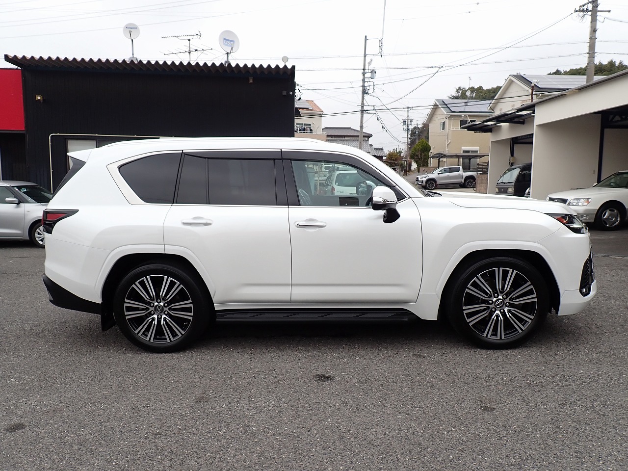 LEXUS LX