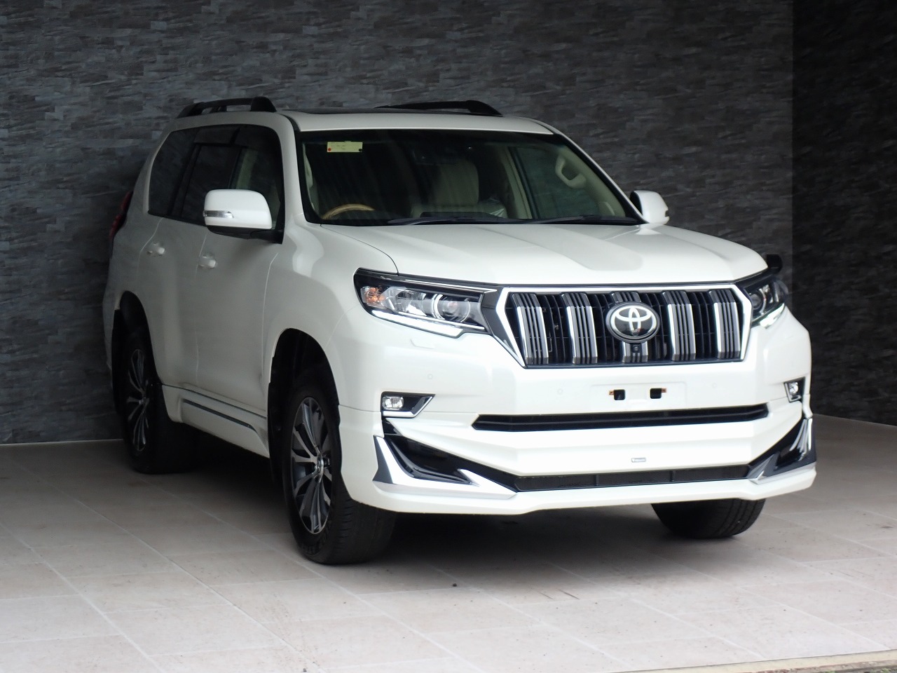 TOYOTA Land Cruiser Prado
