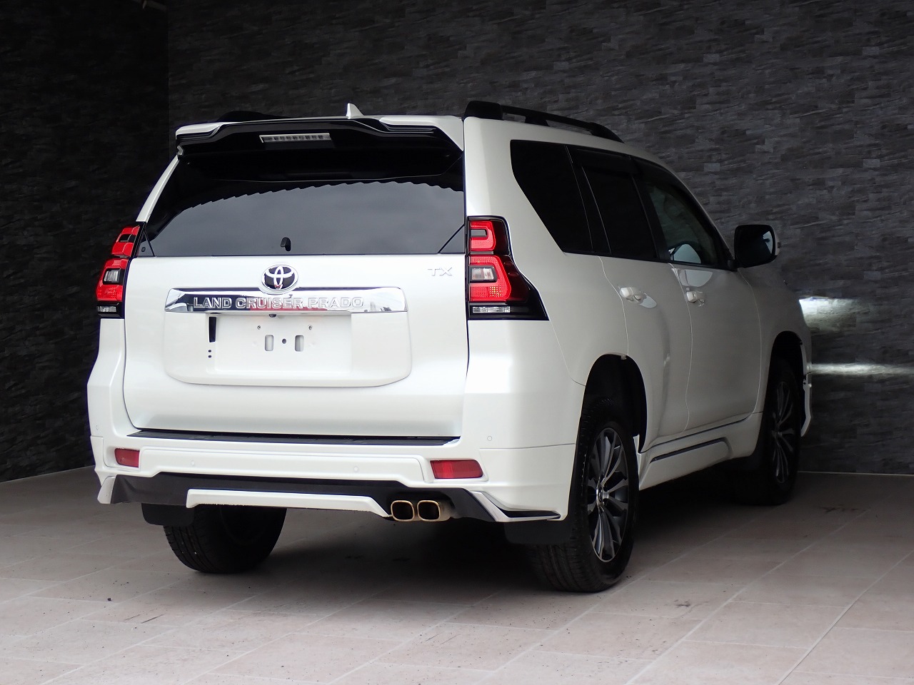 TOYOTA Land Cruiser Prado