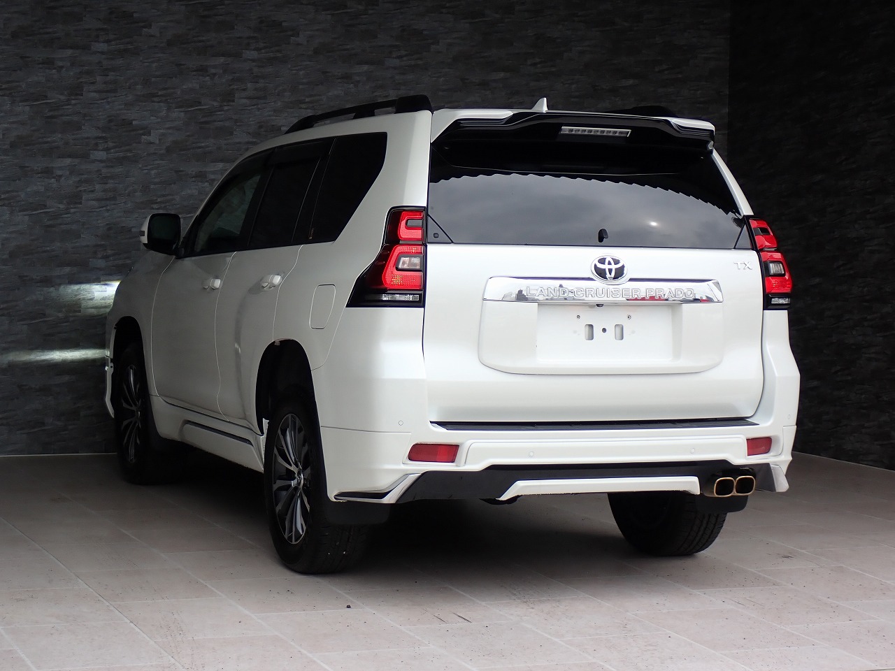 TOYOTA Land Cruiser Prado