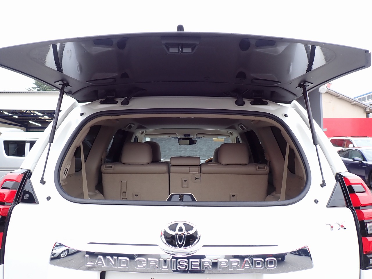 TOYOTA Land Cruiser Prado