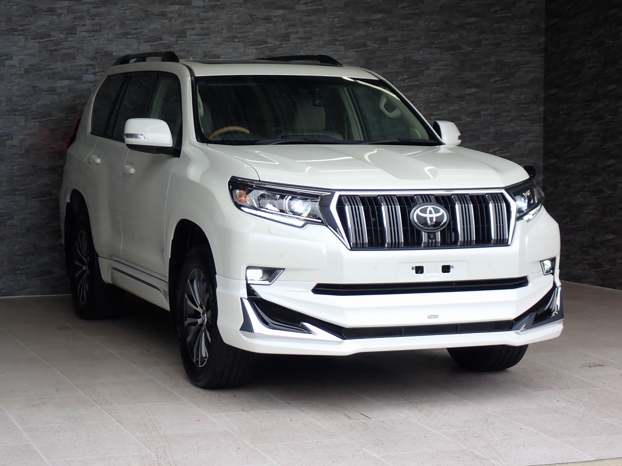 TOYOTA Land Cruiser Prado
