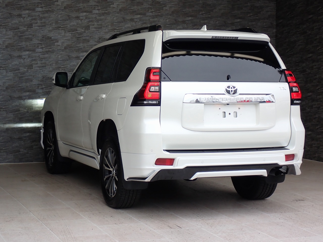 TOYOTA Land Cruiser Prado