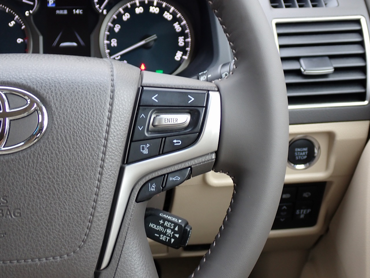 TOYOTA Land Cruiser Prado