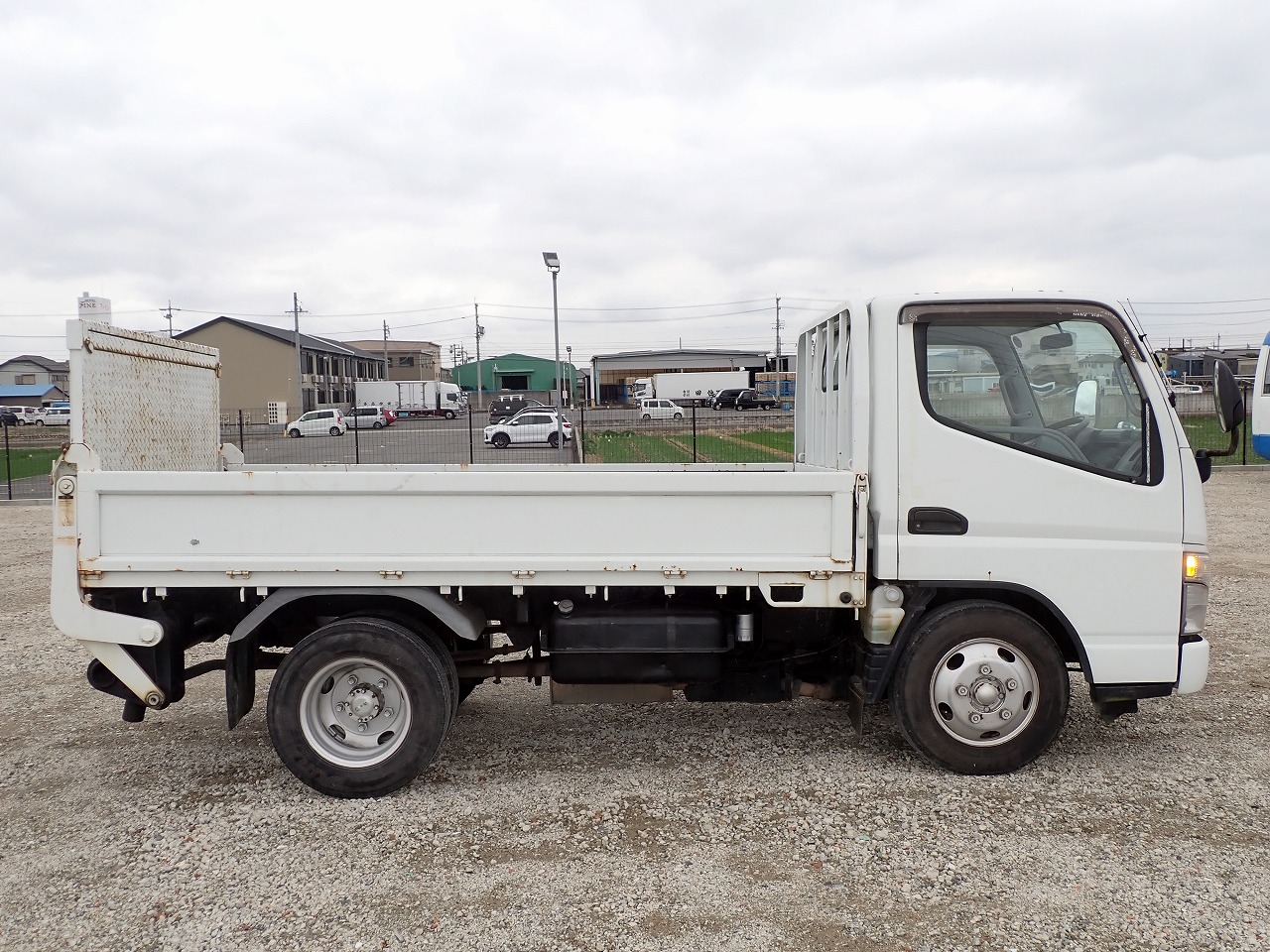 MITSUBISHI Canter