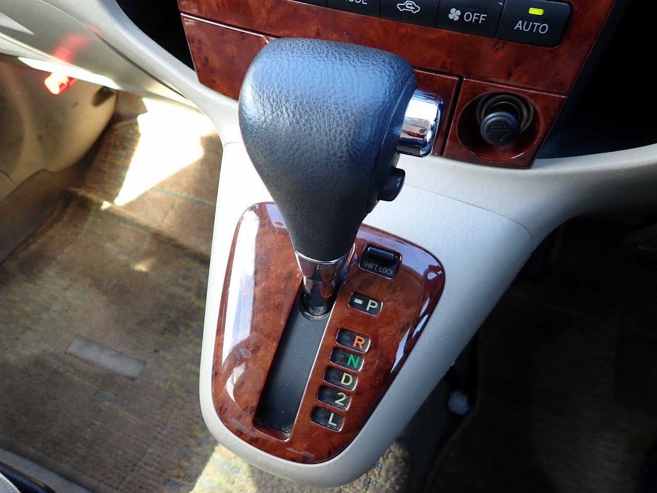 TOYOTA Corolla Spacio