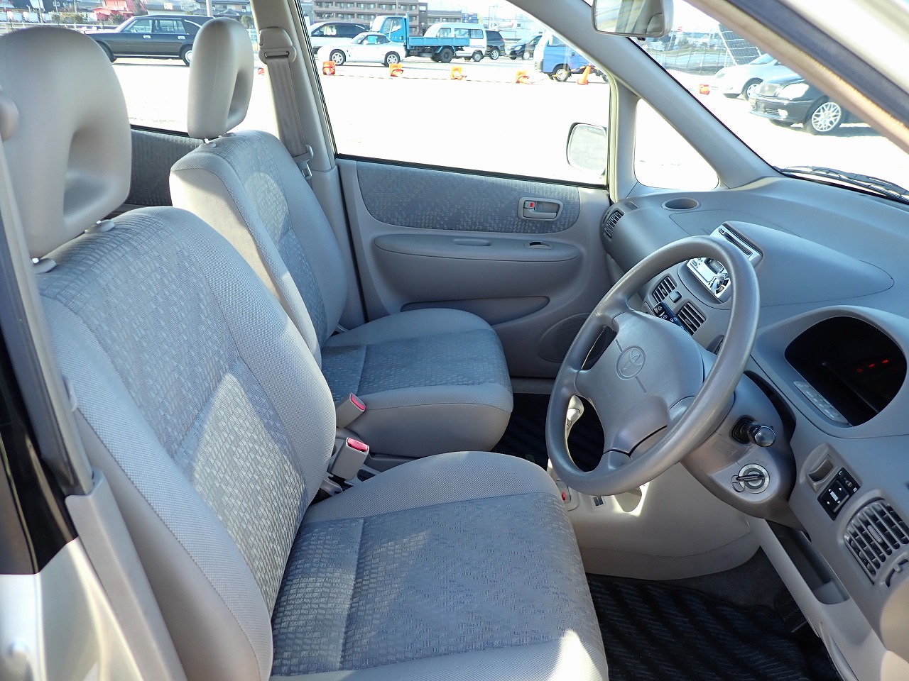 TOYOTA Corolla Spacio