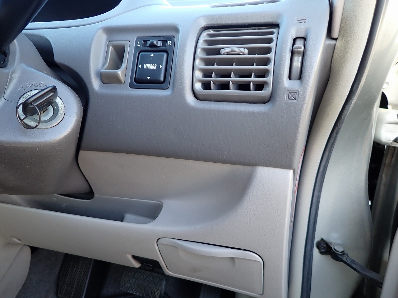 TOYOTA Corolla Spacio