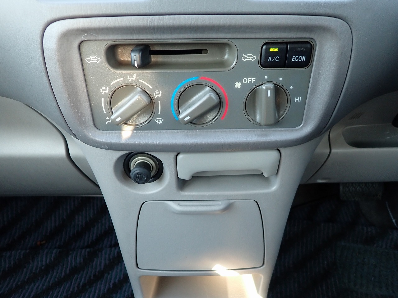 TOYOTA Corolla Spacio