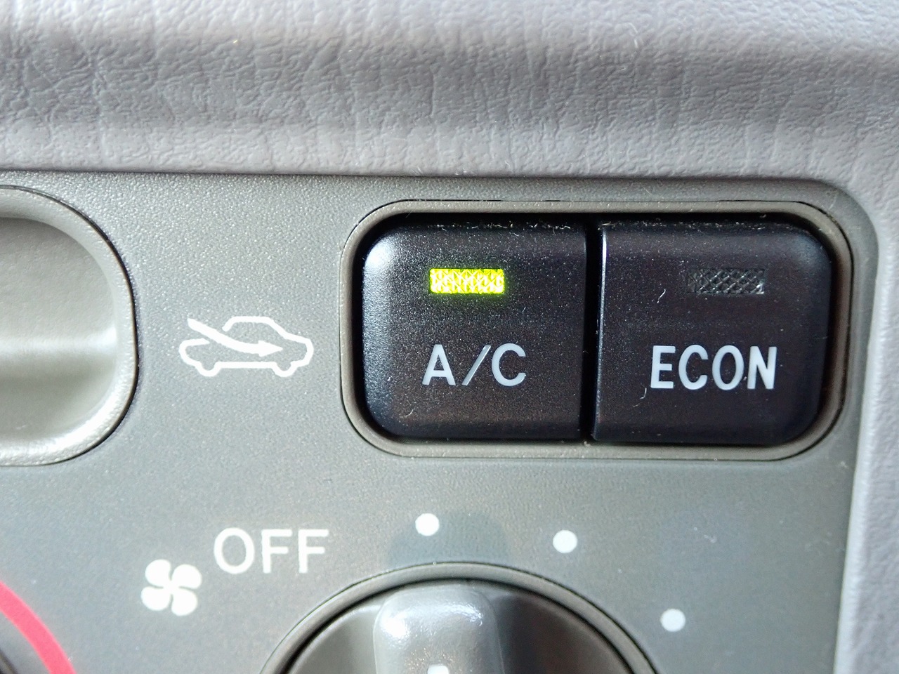 TOYOTA Corolla Spacio