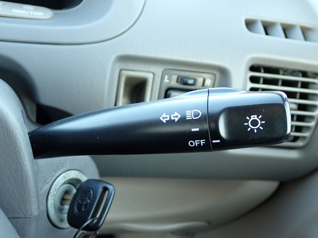 TOYOTA Corolla Spacio