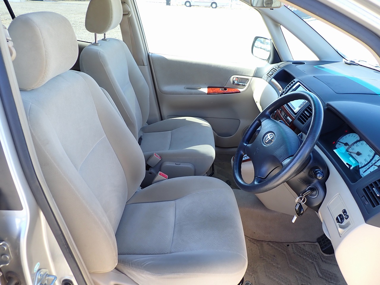 TOYOTA Corolla Spacio