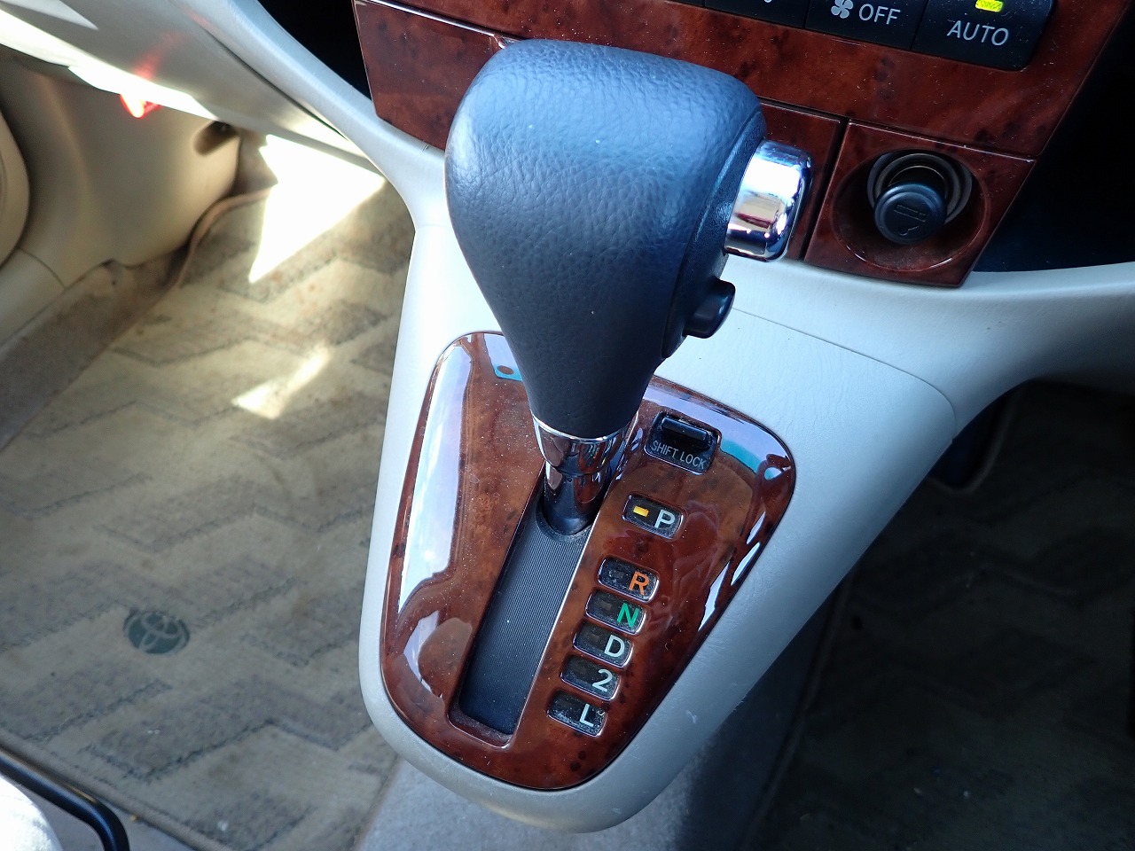 TOYOTA Corolla Spacio