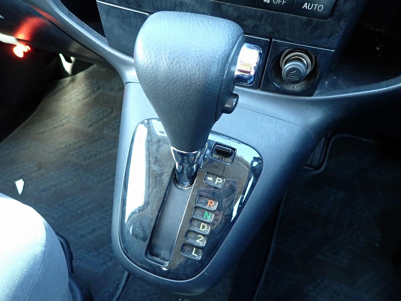 TOYOTA Corolla Spacio