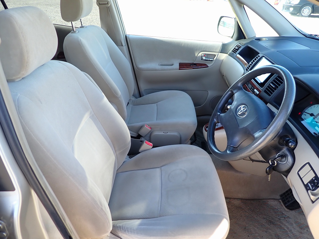 TOYOTA Corolla Spacio