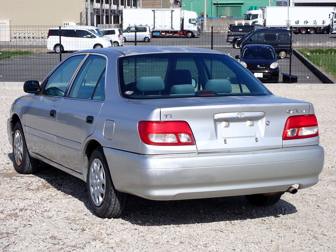 TOYOTA Carina