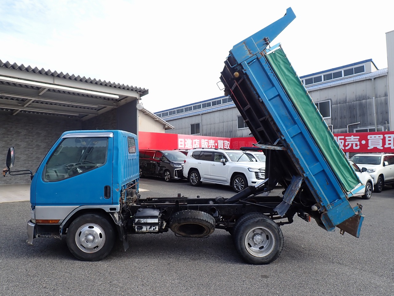 MITSUBISHI Canter