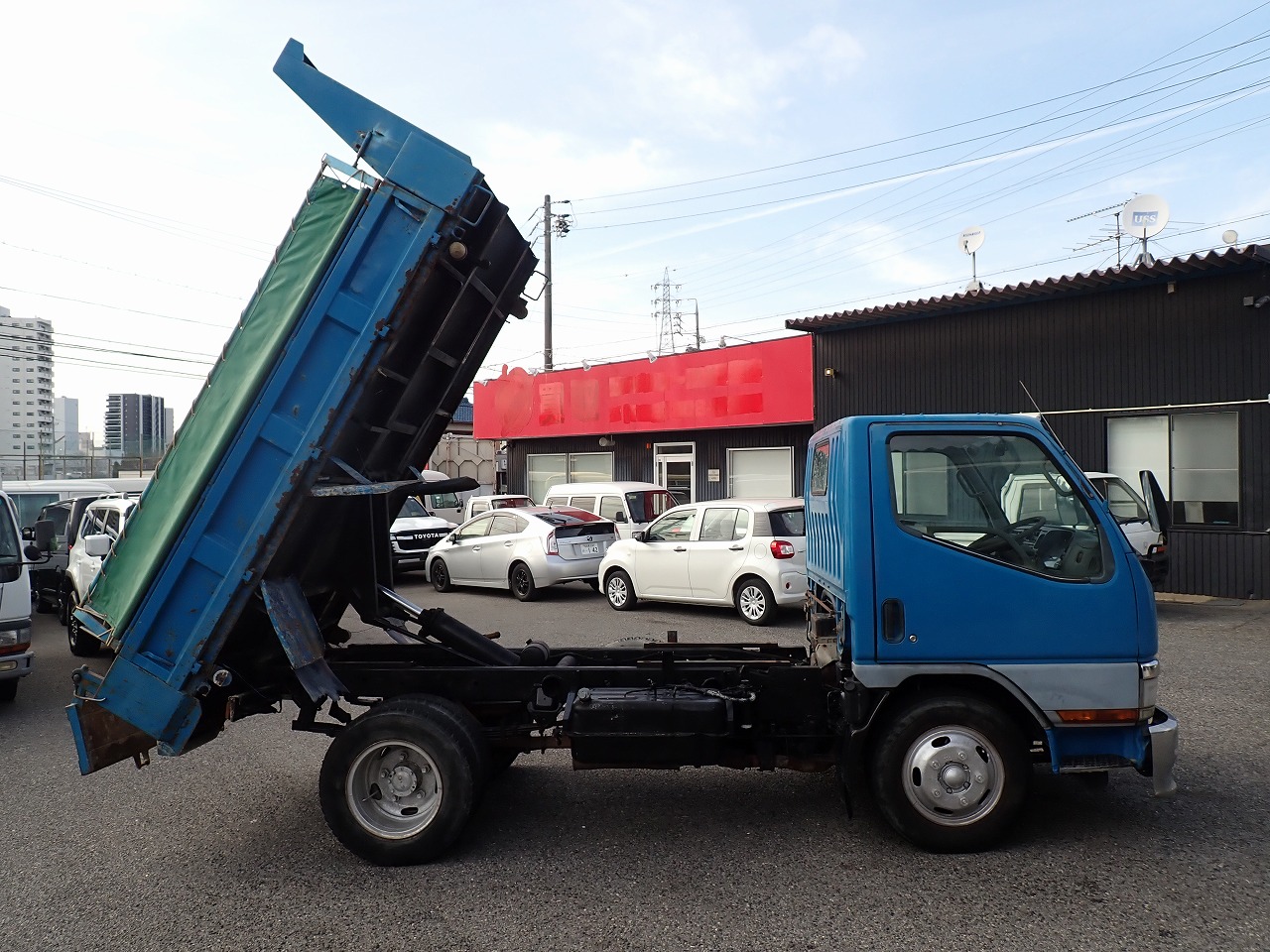 MITSUBISHI Canter