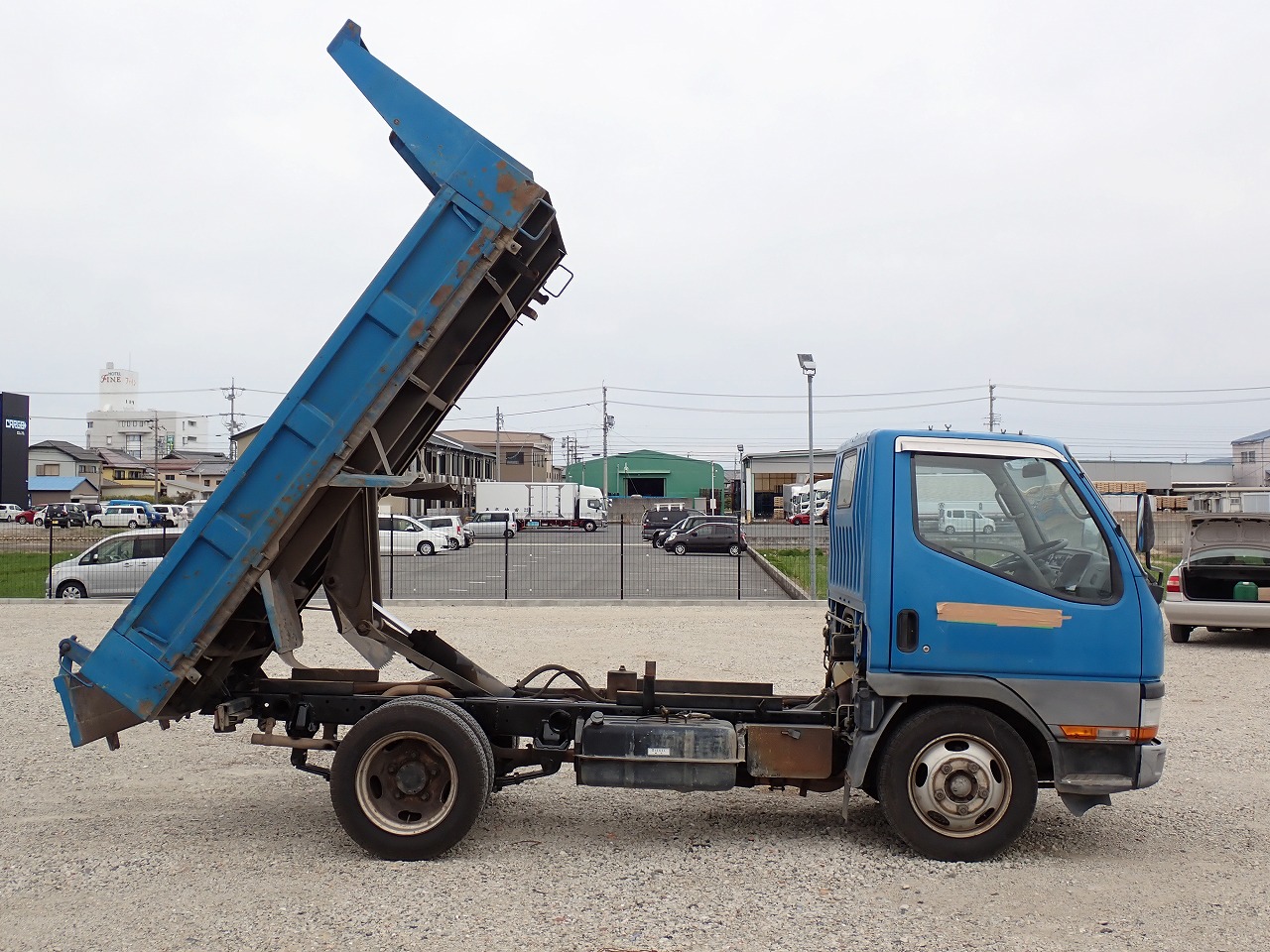 MITSUBISHI Canter