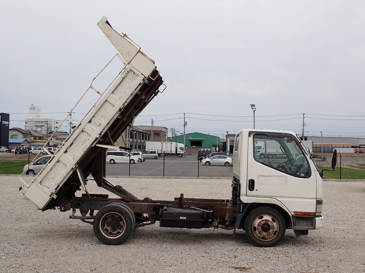 MITSUBISHI Canter