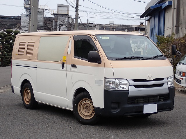 TOYOTA Hiace Van