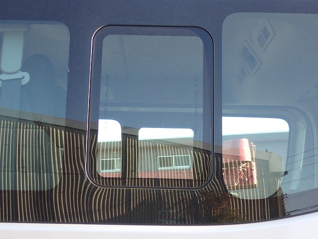 NISSAN NV 350 CARAVAN